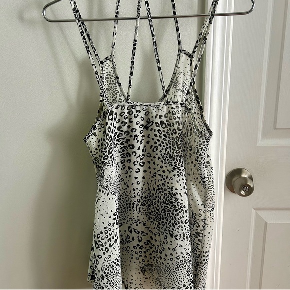 White Leopard comfy outfit - Picture 4 of 4